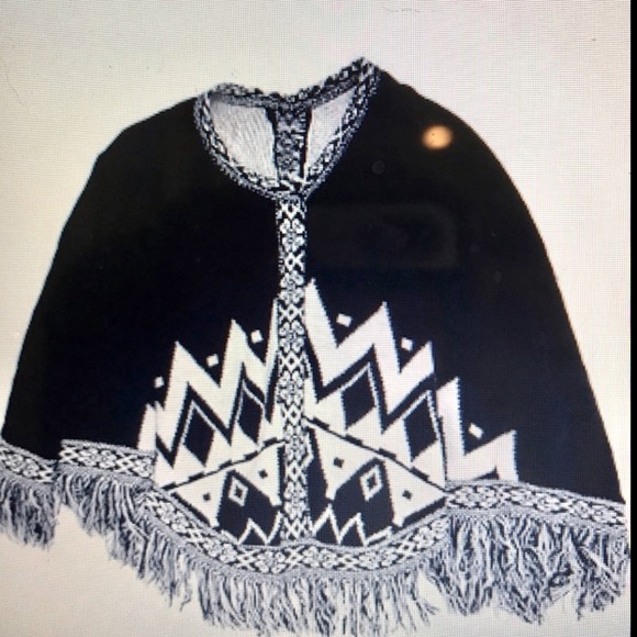 Black and White Reversible Shawl - Picture 1 of 3